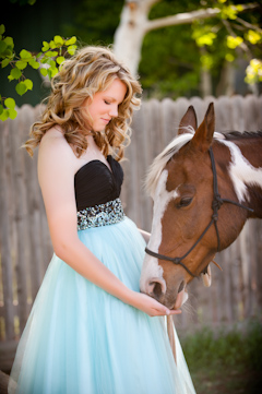 Girl with horse senior picture