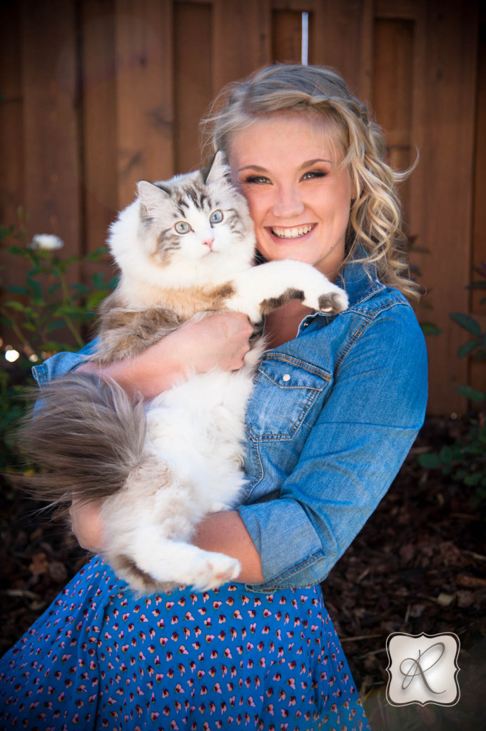 Bayfield High School Senior Pictures with Cat