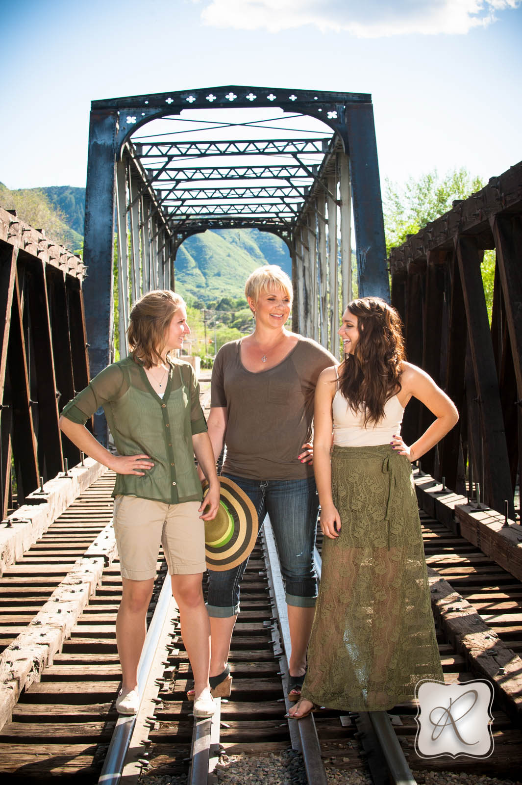 Mom and Daughter Family Pictures Durango CO - Durango Wedding and