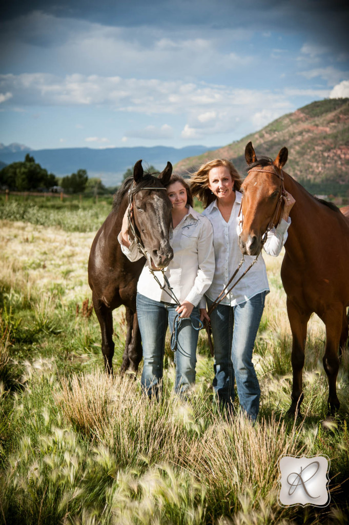 Hoyt Family and Horse Portraits in Durango CO - Durango Wedding and