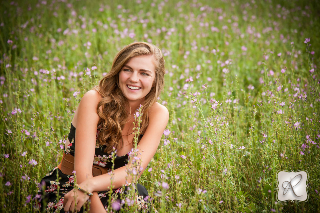 senior girl wildflowers picture