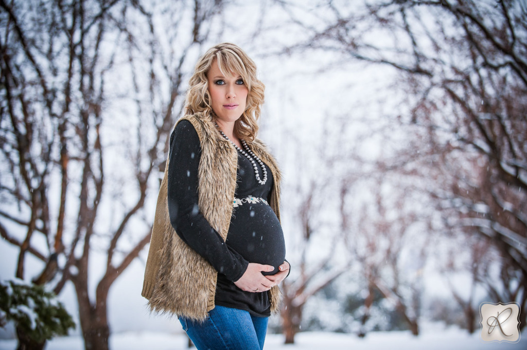 Snowy Maternity Pictures
