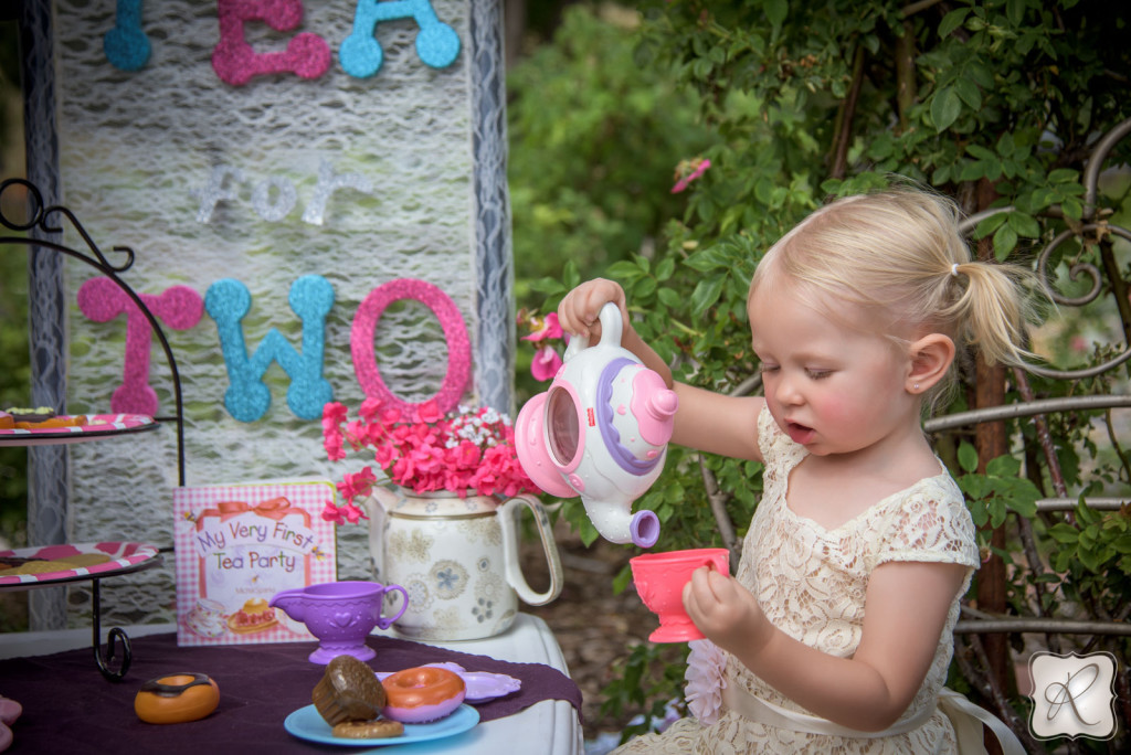 A vintage tea party inspired photo shoot with the Craig family during their session with Allison Ragsdale Photography in Durango, Colorado 