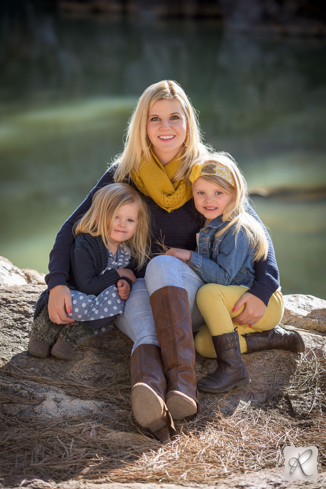 Mom and Kids in Durango Colorado for family picutes