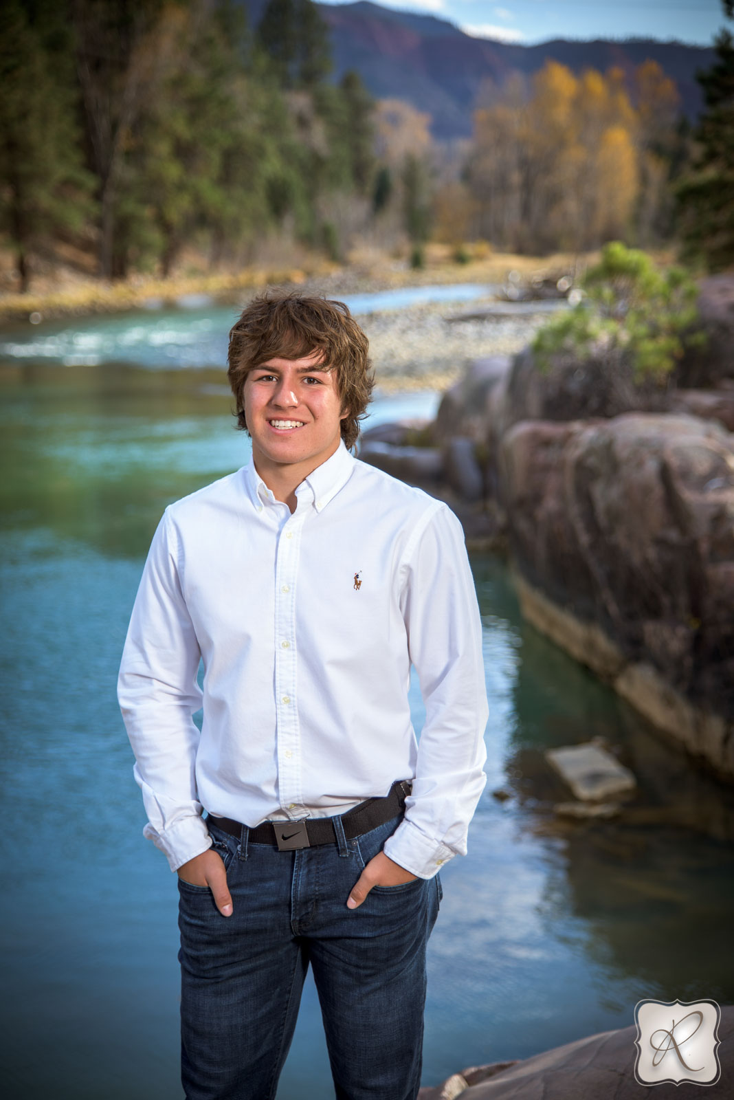 fall outdoor senior pictures for boys