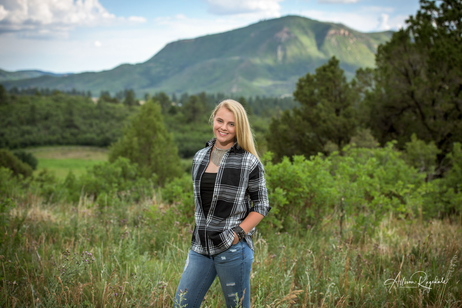 outdoor senior portraits in Durango Colorado by Allison Ragsdale Photography 