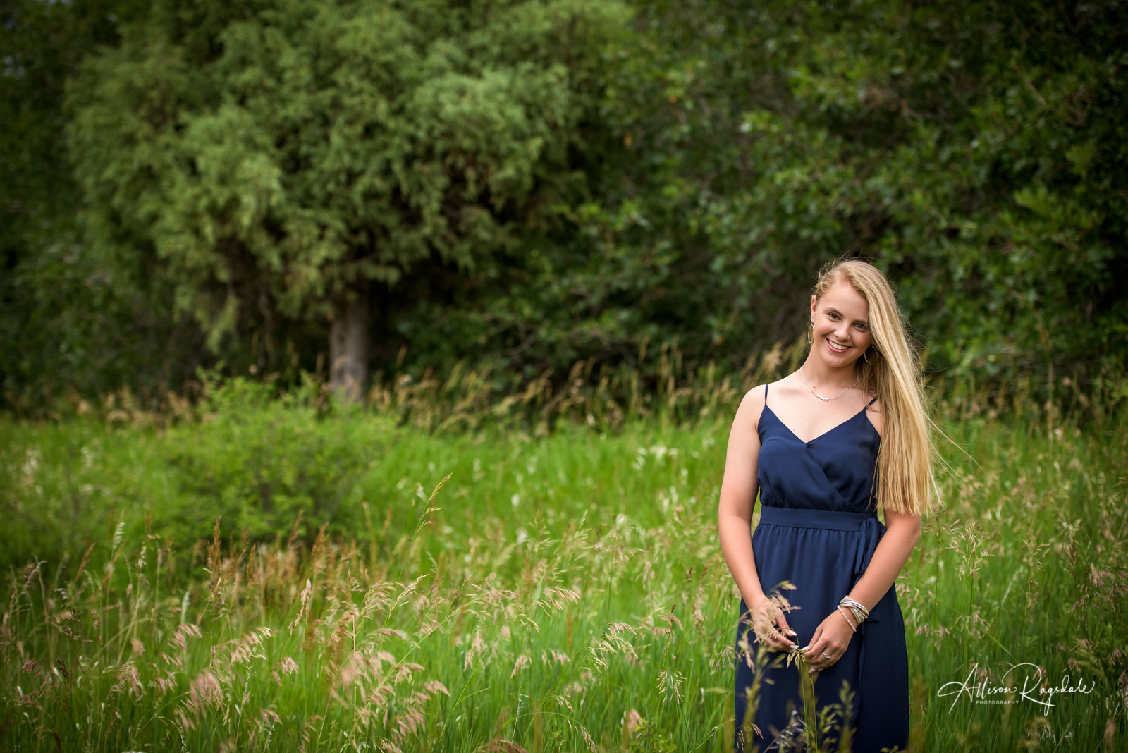 outdoor senior portraits in Durango Colorado by Allison Ragsdale Photography 