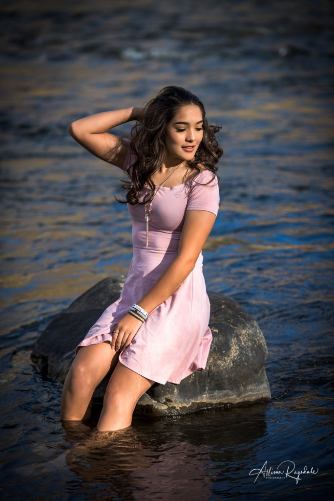 stunning senior pictures with the river