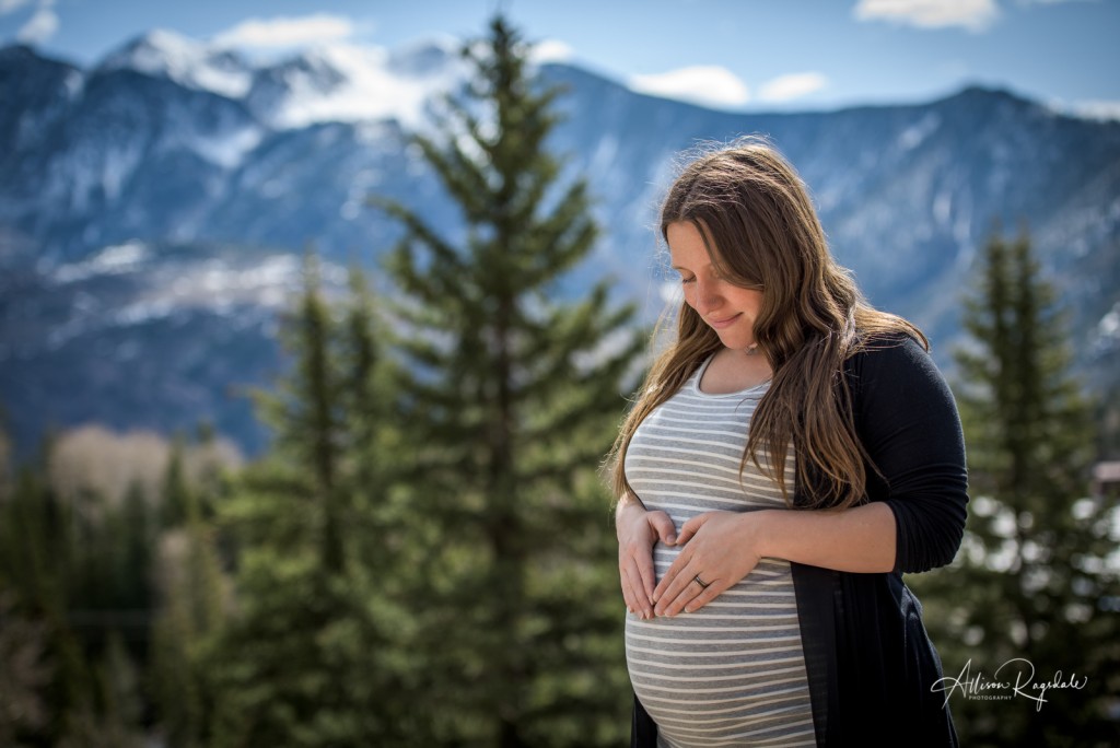 Maternity pictures in the mountains, the Ryan Family