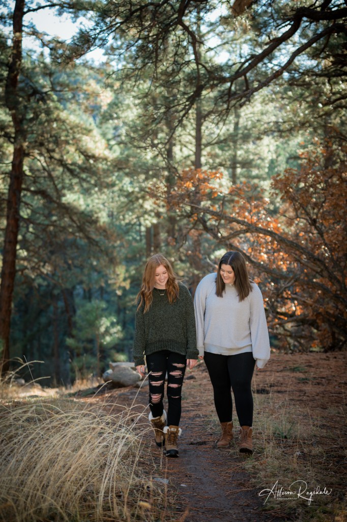 Forest senior pictures with friends