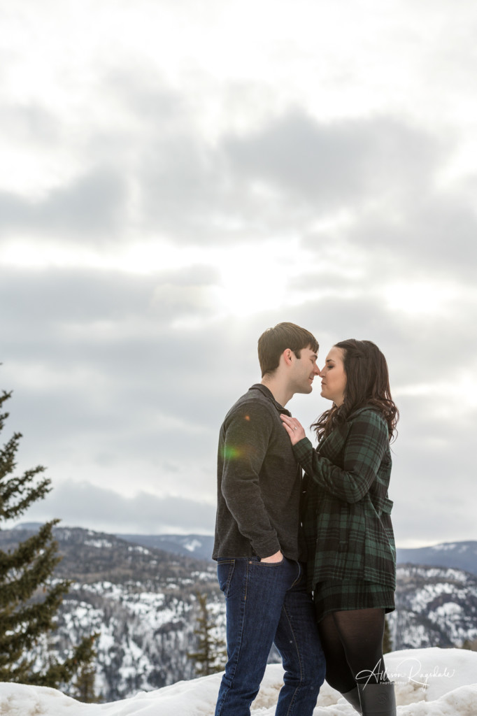 Beautiful engagement photos in snow