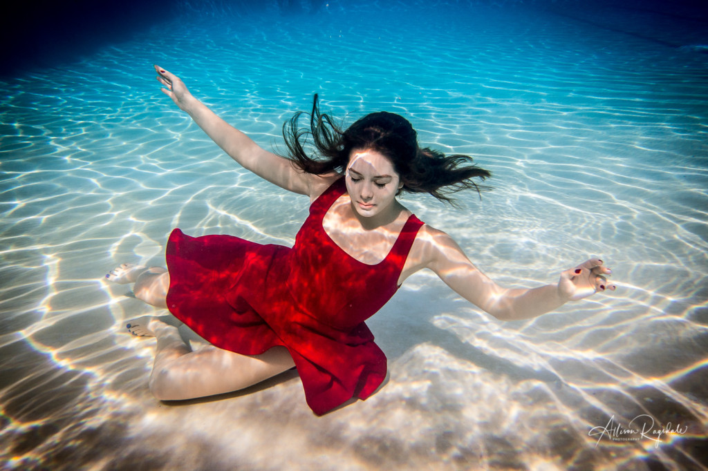 Underwater Swimming and Diving Senior Pictures - Durango Wedding and