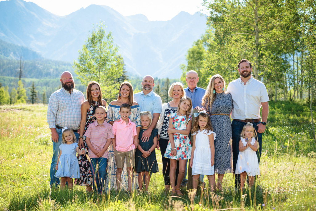 extended family portrait colorado mountains