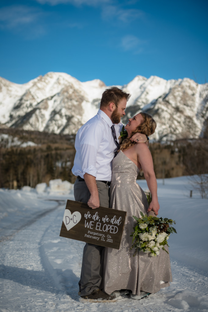elopement bride and groom colorado mountains picture