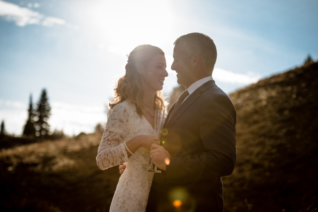 bride and groom sunflare colorado mountains picture